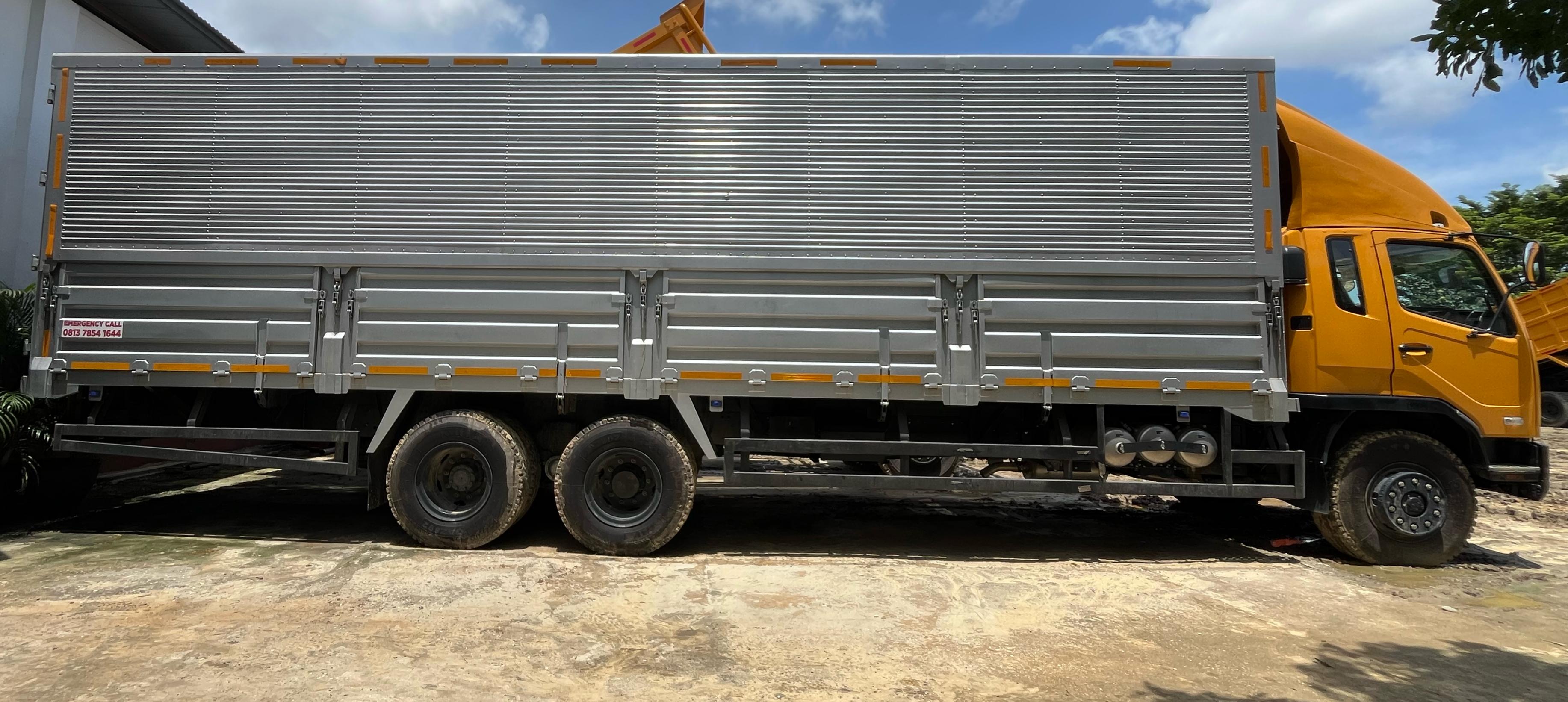 Wing Box Truck